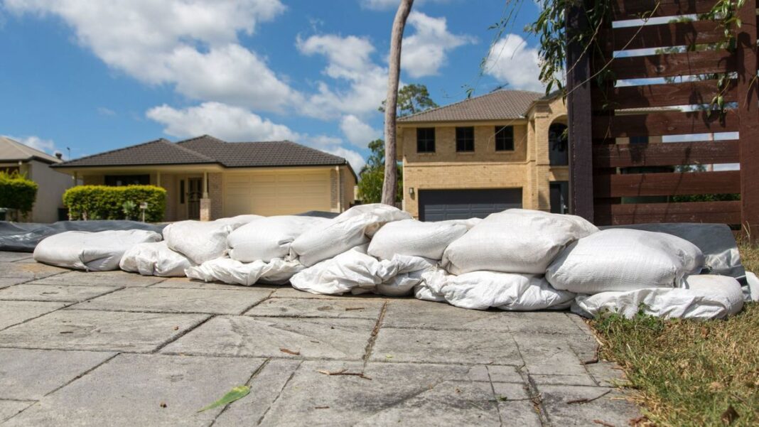 Brisbane Council closed sandbag collection depots around the city on Thursday evening due to storm conditions. (9News)