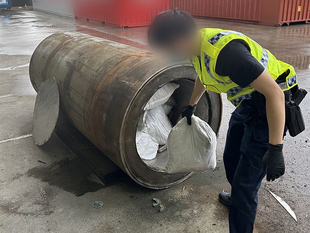 7.A huge haul of illicit drugs was found hidden inside industrial machinery at Port Botany in Sydney. (Australian Federal Police)_9news A huge haul of illicit drugs was found hidden inside industrial machinery at Port Botany in Sydney. (Australian Federal Police)_9news