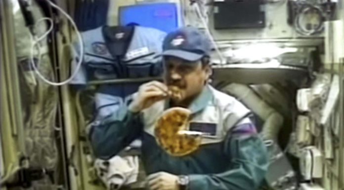 로켓배송의 원조가 피자헛?