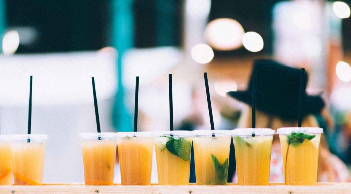 영국, 플라스틱 빨대, 면봉 사용 금지