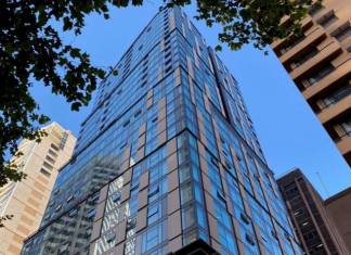 시드니 자가 격리 호텔, 발코니 사용시 $1400 추가?