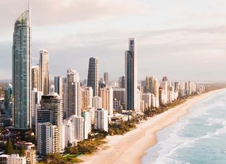 퀸즈랜드 – NSW 국경 재 오픈, 눈물과 기쁨의 재회 현장