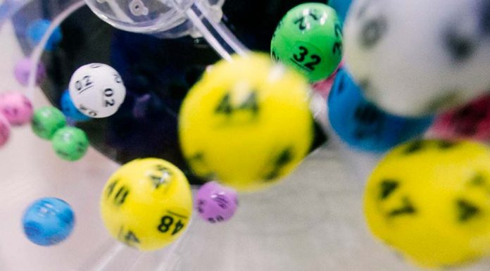 $50 Million 파워볼 당첨 여성, “복권 사지 않을 생각이었는데..”