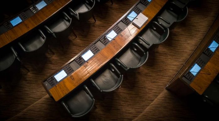 호주의회에 몰아친 성 폭행 폭풍