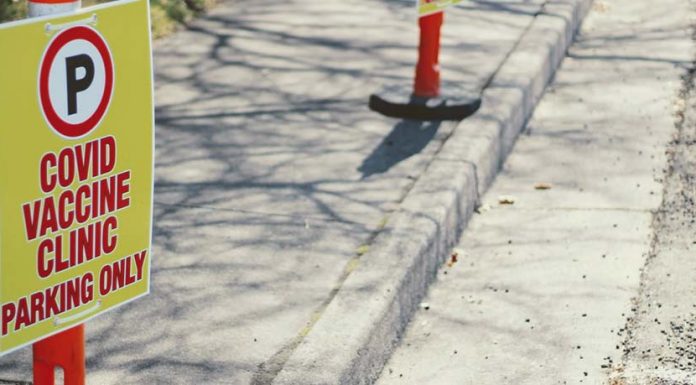 호주 10월 집단면역 물 건너가고 12월도 힘들어