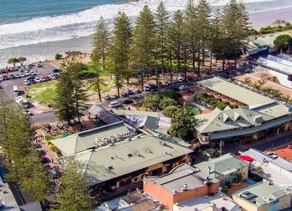 부활절에 비상 걸린 브리스베인, 바이런 베이