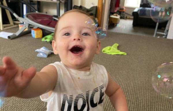 시드니, 풍선으로 11개월 아들 잃어