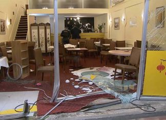 시드니 중식당으로 차량 돌진