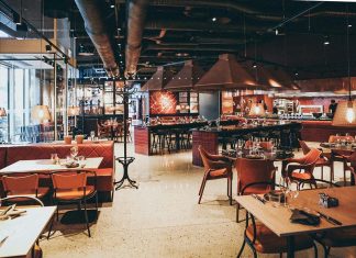 호주 해외인력 부족에 접객업소 정상 영업 차질 레스토랑 인력난