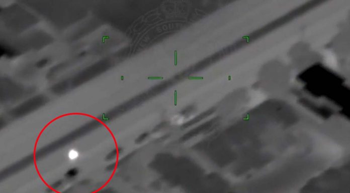 시드니 남서부, 경찰 헬기가 과속 오토바이 추격하여 포착 A motorcycle pursuit has been captured from above by the NSW police helicopter. (NSW Police Force)