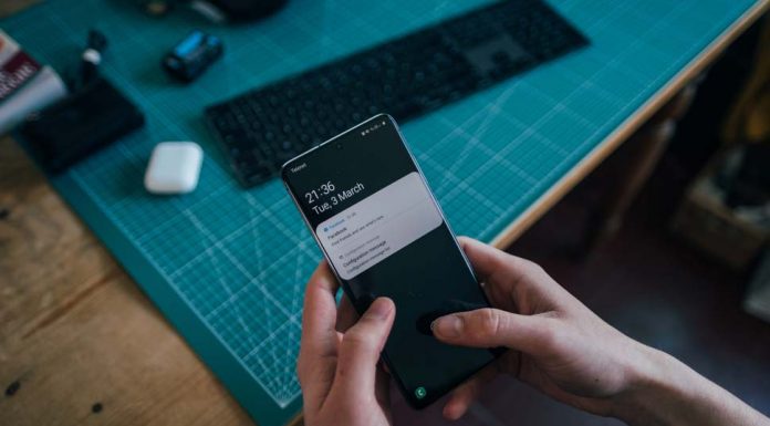 본다이집단 발병 후 23일 현재 새로운 지침 발표 Photo by Jonas Leupe on Unsplash