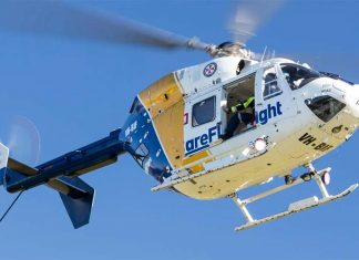 NSW 남부 해안에서 통나무에 맞아 병원에 입원 The man was flown to hospital.SourceSupplied