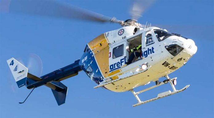 NSW 남부 해안에서 통나무에 맞아 병원에 입원 The man was flown to hospital.SourceSupplied