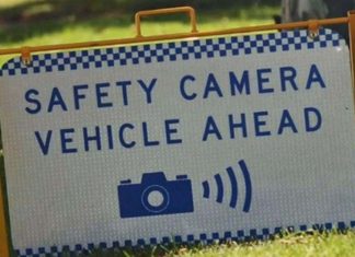NSW도로에 숨겨진 감시 카메라 3배로 증가될 가능성 Warning-signs-for-mobile-speed-cameras-like-this-one-have-been-removed,-leading-to-a-big-spike-in-speeding-fines.-(Supplied)