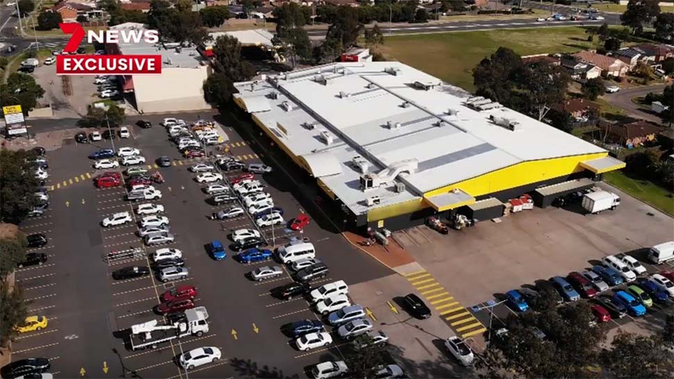 There are plans for six new bulk-buy supermarkets to open across Sydney. Credit: 7NEWS