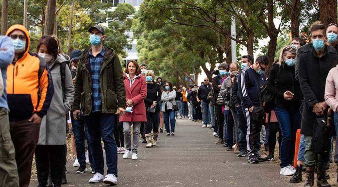 시드니 백신 센터에서 막대한 주차 과태료 부과로 시민들 분노