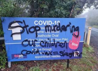 코비드 테스트 클리닉, 반달(Vandals)족 공격 Things like government scam, government lies and stop murdering our children were sprayed across the tents and front signage on Sunday night (Facebook Diedree Steinwell)