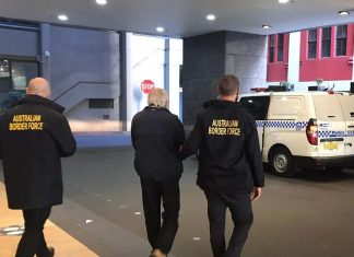 호주 국경군 격리 호텔 습격 아동학대 물건 다수 발견 A Sydney man who entered Australia with an inbound travel exemption was raided at a Covid-19 quarantine hotel after allegedly smuggling in child abuse material from the United States.SourceSupplied