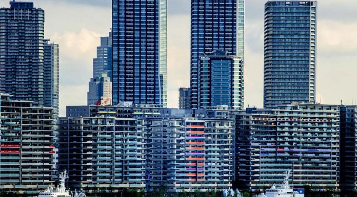 호주 올림픽 선수들, 금지된 선수촌 내 파티 참여하여 경찰 출동