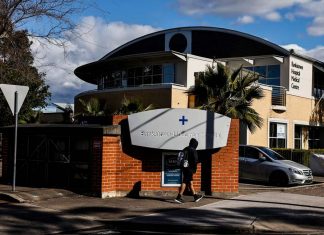 시드니 병원에서 8개월 동안 ‘가짜 의사’에 충격 File image of Bankstown-Lidcombe Hospital. Credit Jenny EvansGetty Images