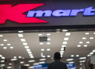 “장난해?” 빈백(Bean bag)구매 후 터무니 없는 K마트 배송비에 분노 Kmart has been labelled ‘greedy’ for the delivery charges it applies to regional deliveries. Picture GettySourcenews.com.au