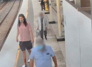 경찰 레드펀(Redfern) 역에서 여성 얼굴에 침 뱉은 남성 공개 Police have released CCTV images as inquiries continue into the alleged assault of a woman at a train station in the Sydney CBD earlier this year. (9News)