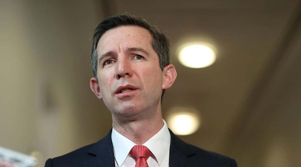 Simon Birmingham assumes border restrictions will remain until Christmas. Picture NCA NewsWire Gary RamageSourceNews Corp Australia