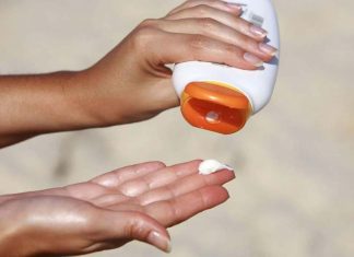 TGA(호주 식약청), 미국 연구에 따라 호주 자외선 차단제 발암물질 검사 The TGA says it regularly conducts lab testing and reviews the safety of Australian sunscreens.SourceSupplied