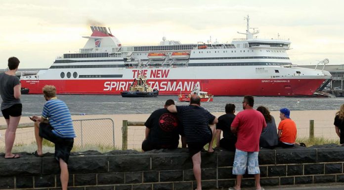 NSW와 빅토리아에서 태즈매니아(Tasmania)로 입국한 3명 벌금 부과 후 격리 조치 The two women came to Tasmania on board the Spirit of Tasmania, which sails between Melbourne and Devonport in the state's north. (Fairfax Media)