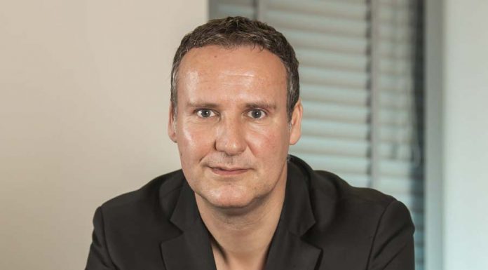 신종 휴대폰 문자사기 기승 Criminals impersonated Stefan to steal his phone number. It nearly cost him $20,000.(Supplied)