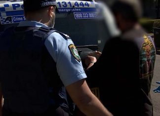 레오나이 체조 코치, 18개월 동안 학생 5명 성적 학대 Investigators also discovered the man was currently barred from working with children, having been refused an application in 2016. (NSW Police)