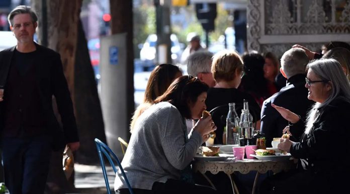 NSW 록다운 완화 시, 백신 맞지 않은 사람들 업소 입장 제한 될 수도