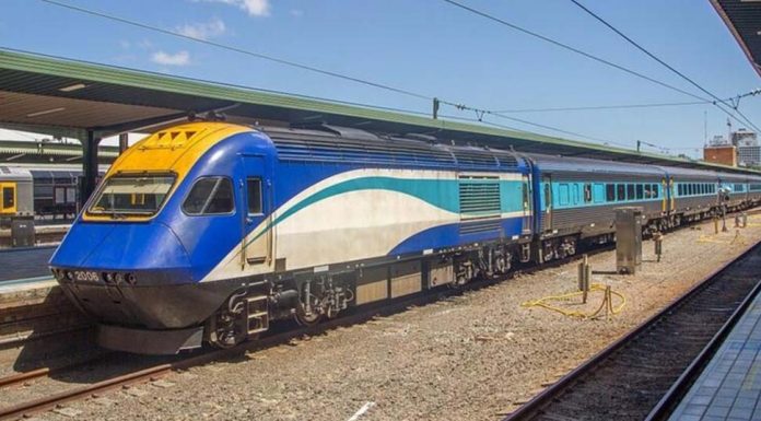 코로나 바이러스 확진자, 격리 어기고 자녀와 함께 기차 탑승 XPT Regional train. File. Credit Transport NSW