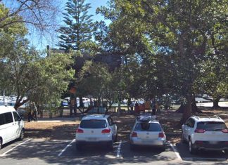 시드니 노던비치 놀이터 건설현장에서 뼈 발견 A playground on Sydney's Northern Beaches where bones were found yesterday. (9News)