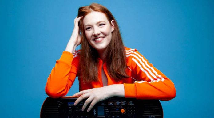 록다운동안 오지 코미디언 루 월의 남다른 도전