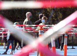 멜버른, 지역 상점, 체육관, 카페에 백신 팝업 출시 Pop-up vaccination clinics will roll out at cafes, shops and gyms across Victoria in an effort to get as many people vaccinated as possible.