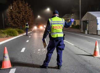 빅토리아 방문 가능 Restrictions on Sydneysiders are reducing to reflect the lower rates of transmission there.CREDITJUSTIN MCMANUS