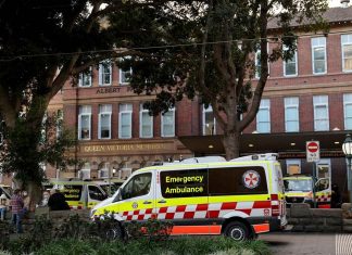 10대 3명 구급차 절도 혐의로 체포 The pursuit was terminated amid safety concerns, police said. Picture Damian Shaw