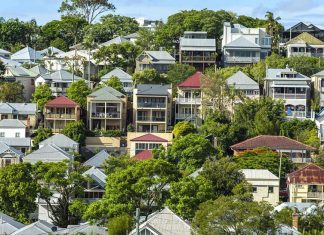 호주 젊은이들 주택구매 더욱 힘들어져 House values across the country have increased more than 21 per cent in the 12 months to the end of October. Picture Richard Walker