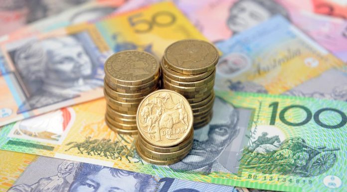 호주 달러 하락이 금리에 미치는 영향 Analysts fear a scenario where a falling dollar contributes to higher sustained inflation.(AAP Joel Carrett )