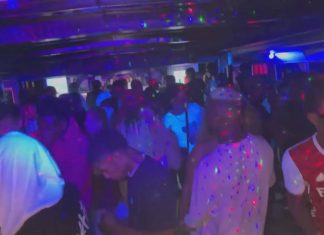 10세미만 초등학생 21명 오미크론 감염 NSW Health is concerned about a potential Omicron cluster on a harbour cruise last Friday night.CREDITTIKTOK