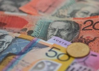 2022년 근로자 임금 하락세 가능성 Real wages are likely to continue to fall over the coming year, according to Labor.