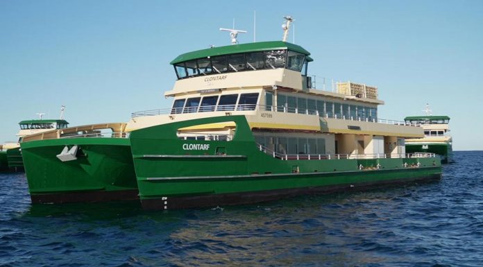 맨리 – 서큘러키 페리에서 20개 이상의 균열 발견