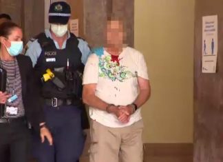 시드니 센트럴역에서 칼부림 사건 발생 The older man was charged following the incident. Credit 7NEWS