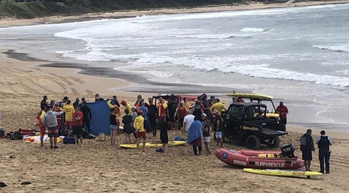 울릉공 보트 전복 사건 용의자로 보트 선장 체포 One man died and several others were rushed to NSW hospitals in critical conditions after a boat capsized in the waters off Bulli Beach in October last year.