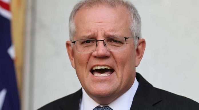 비자 수수료 환불할 테니 유학생, 워홀러 호주로 오라! Prime Minister Scott Morrison announced a visa rebate scheme to entice international students and backpackers back to Australia to help fill critical worker shortages.CREDIT ALEX ELLINGHAUSEN