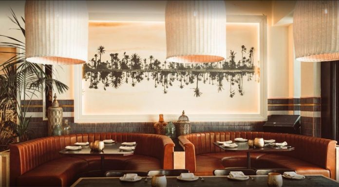 시드니 더블베이 레스토랑의 심각한 복장규정 The venue introduced the new dress code in a bid to discourage any ‘intimidating appearances’ Credit Bedouin