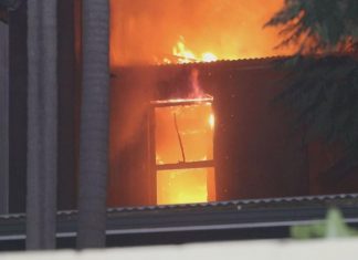 뉴타운 숙박시설 화재로 3명 사망, 1명 실종 At least three people are dead after a house fire in Newtown. (9News)