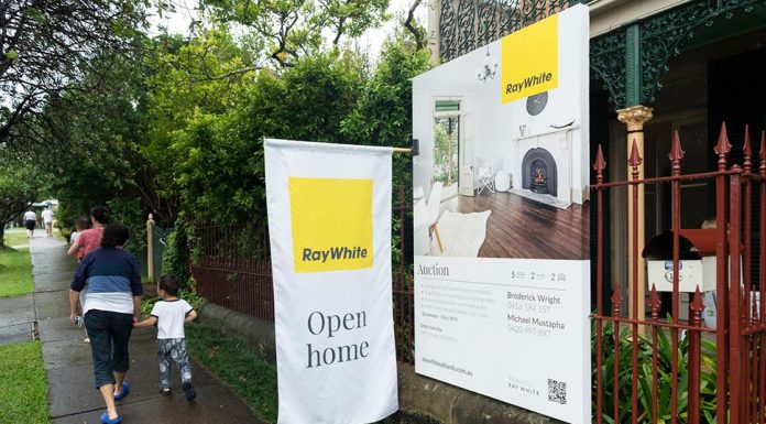 시드니 부동산 17개월 만에 처음으로 하락 For the month of February Sydney's dwelling values declined 0.1 per cent. (RHETT WYMAN)