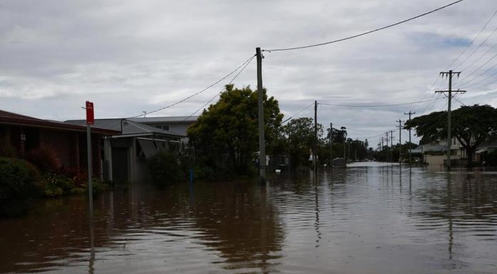 호주 음악계의 거장들 홍수 피해 기금 모아 Jessica Mauboy is another of the many artists performing at the event. Picture-Richard Dobson